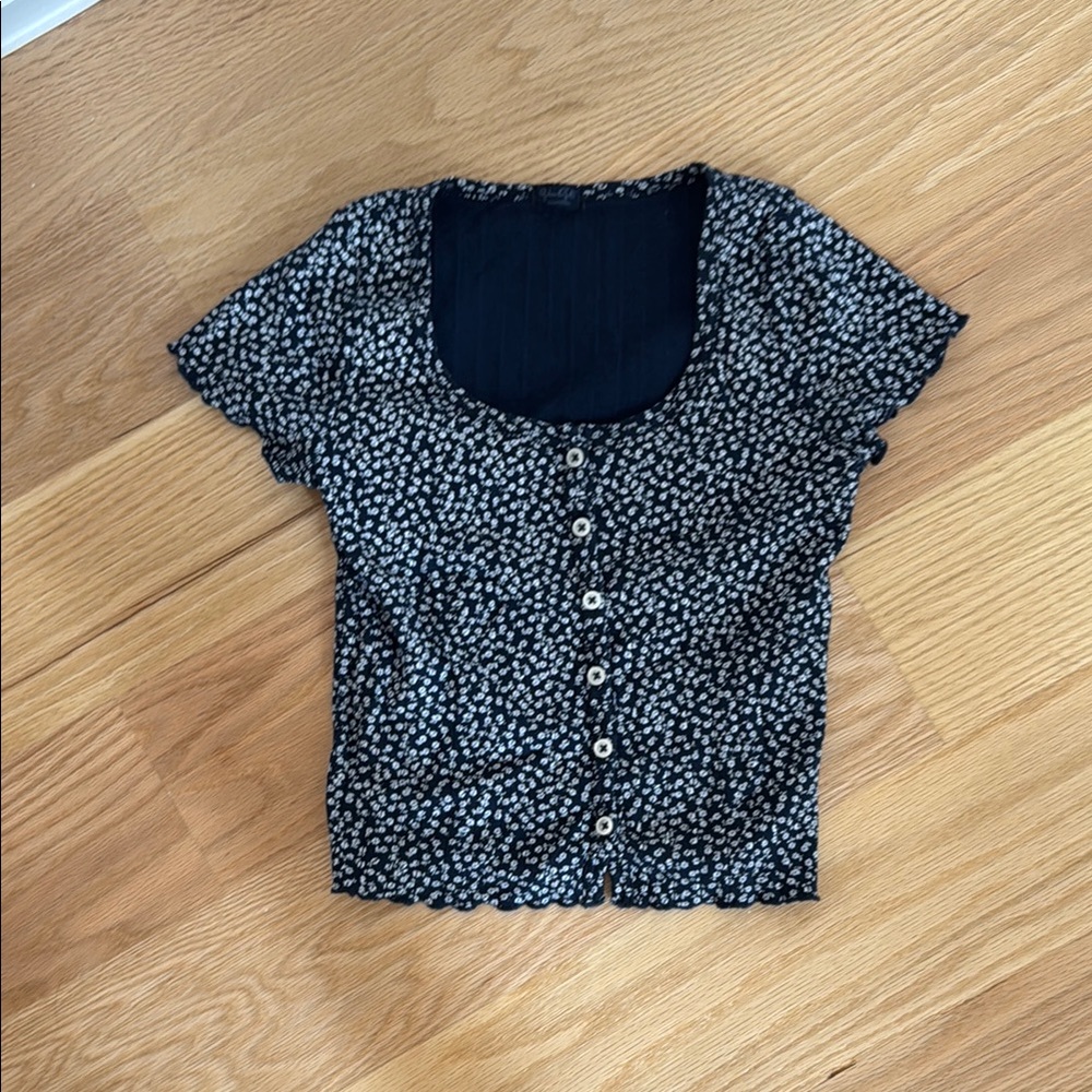 Brandy Melville Fitted Cap Sleeve Crop Top
